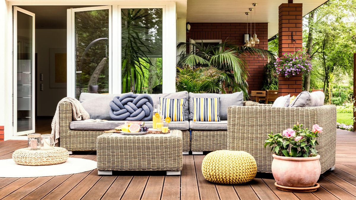 Luxury Homes with Outdoor Living Spaces