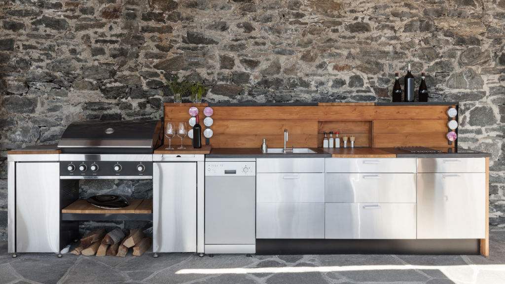 Luxury Outdoor Kitchen