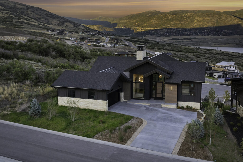 1612 W Leo Ct SkyRidge Custom Home